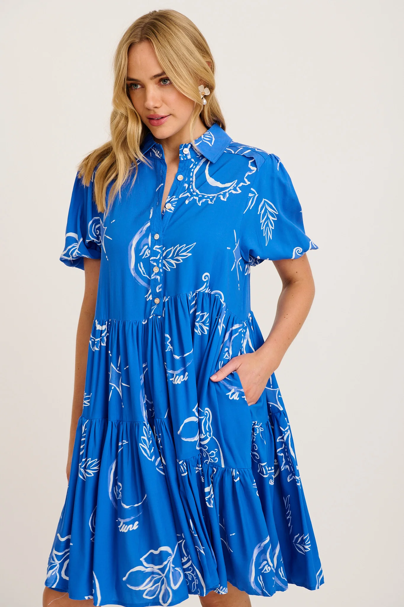 Sana Dress in Blue with White Print - Image 2