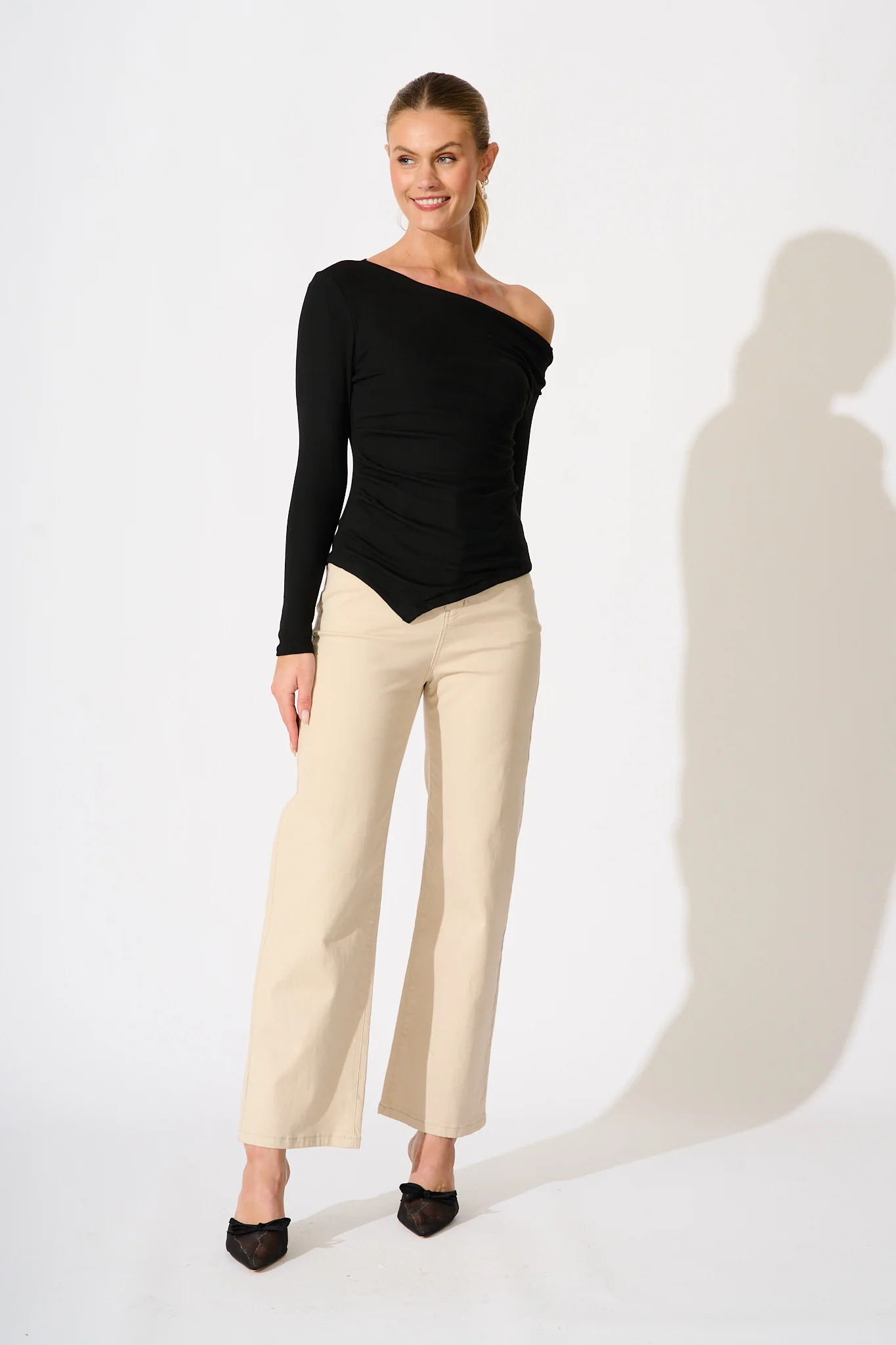 Selene Top in Black - Image 4
