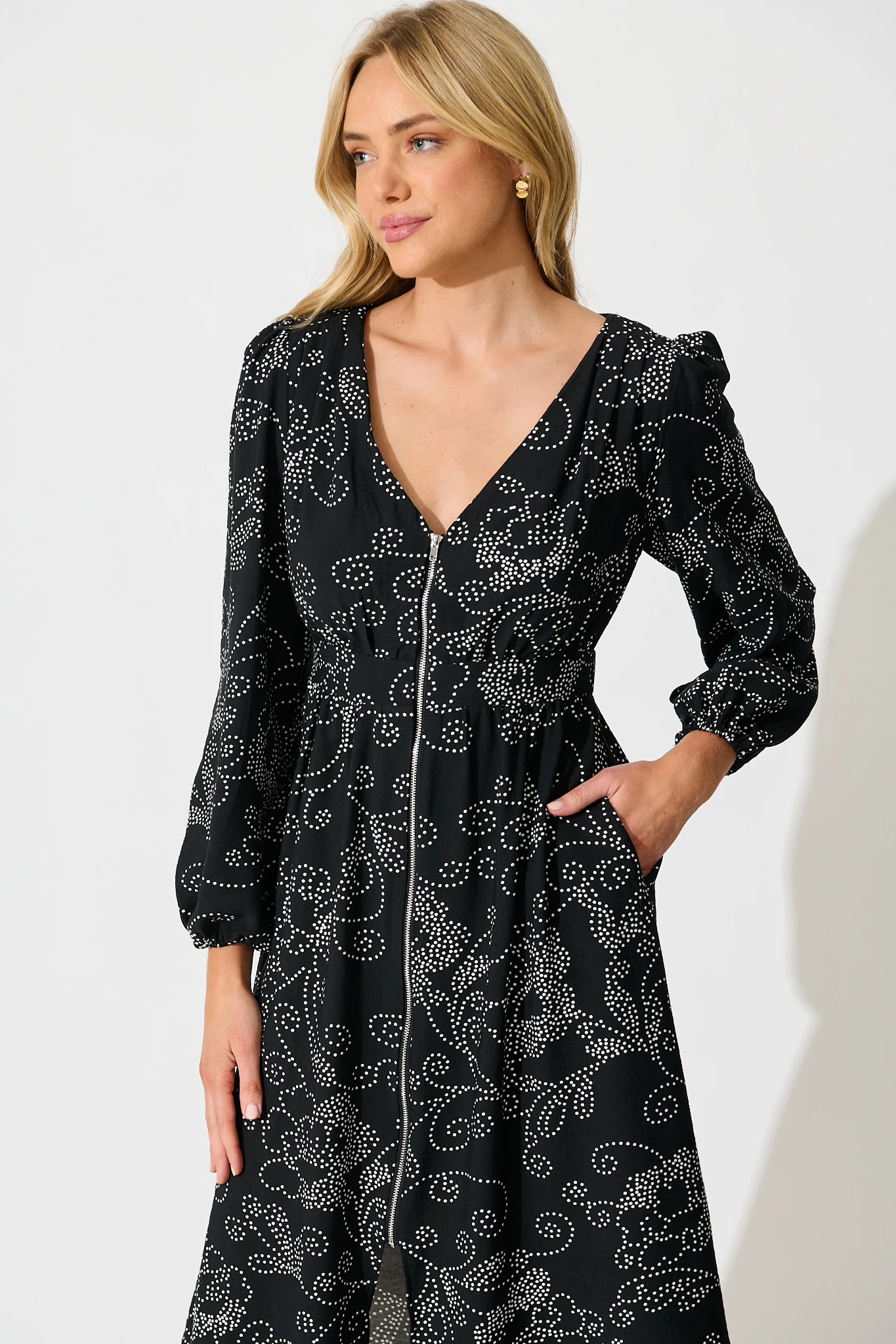Senorita Midi Zip Dress in Black with White Print - Image 2