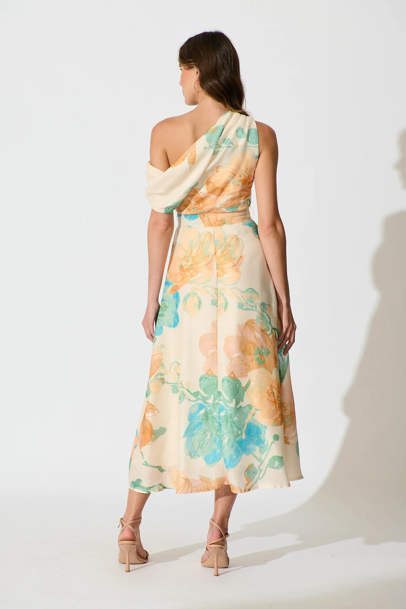 Shelbi Maxi Off Shoulder Dress in Tangerine with Blue Floral - Image 4