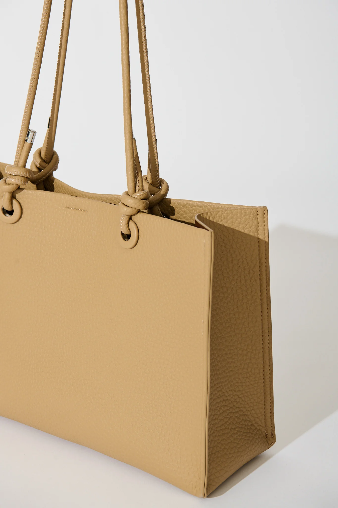 Shella Shoulder Tote Bag in Beige Pebble PU - Image 4