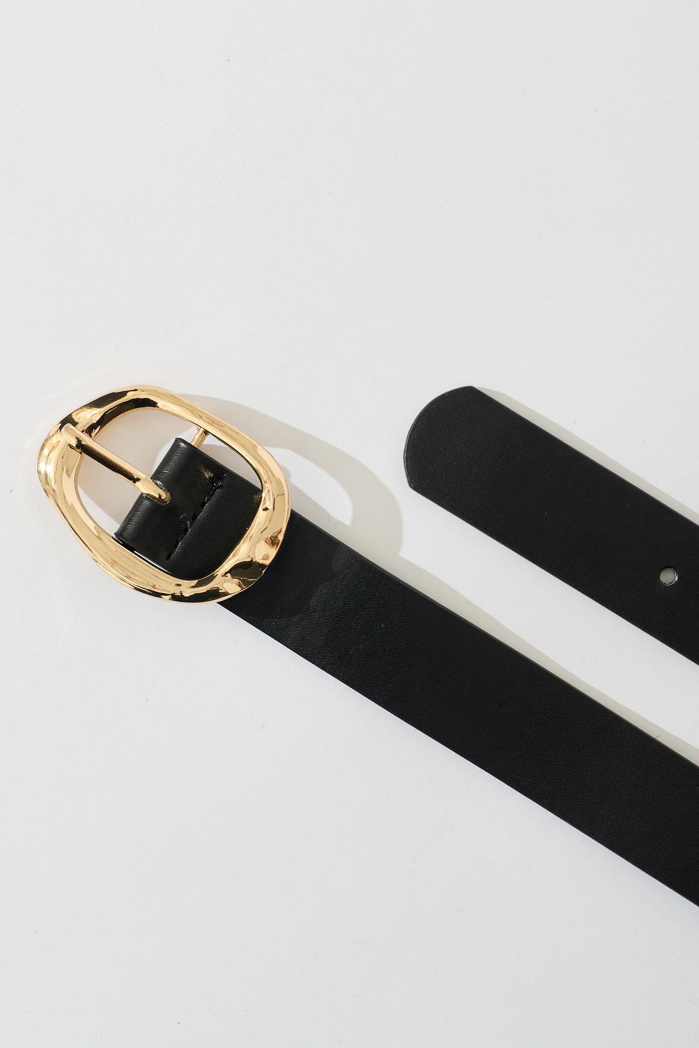 Sienna Belt in Black with Gold Textured Buckle - Image 4