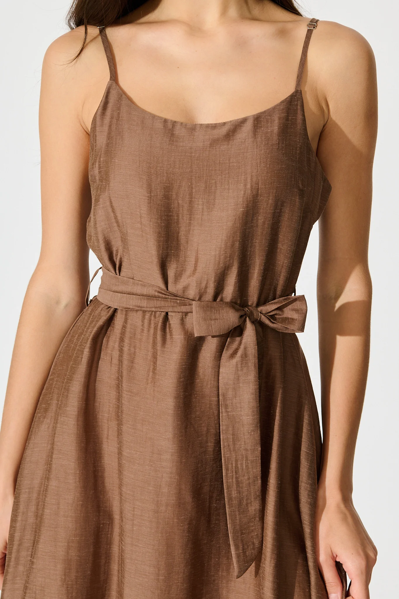 Silla Midi Dress in Brown Linen Blend - Image 5
