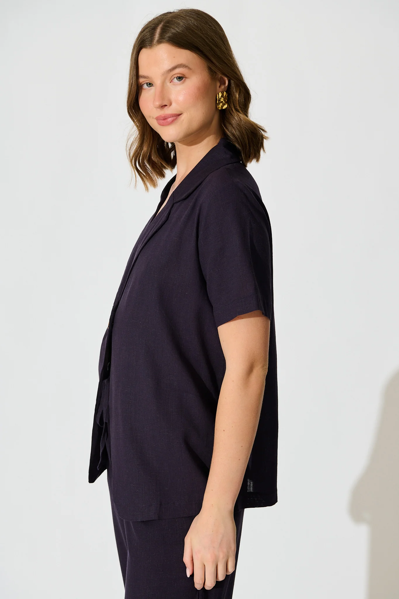 Soft Structure Top In Navy Cotton Linen - Image 2