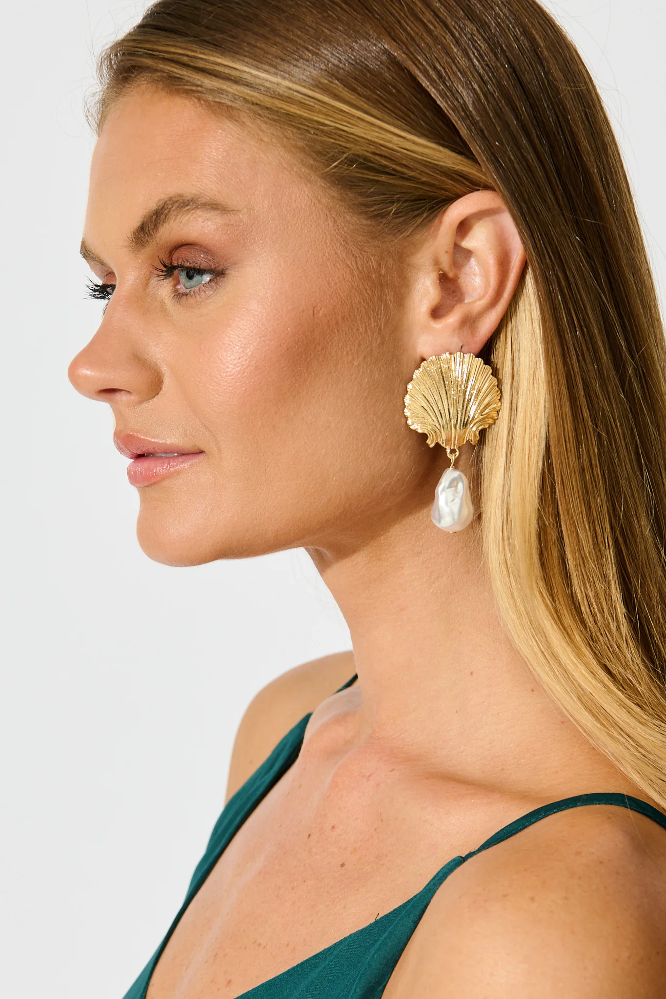 Soiree Drop Shell Earrings in Gold with Pearl - Image 3
