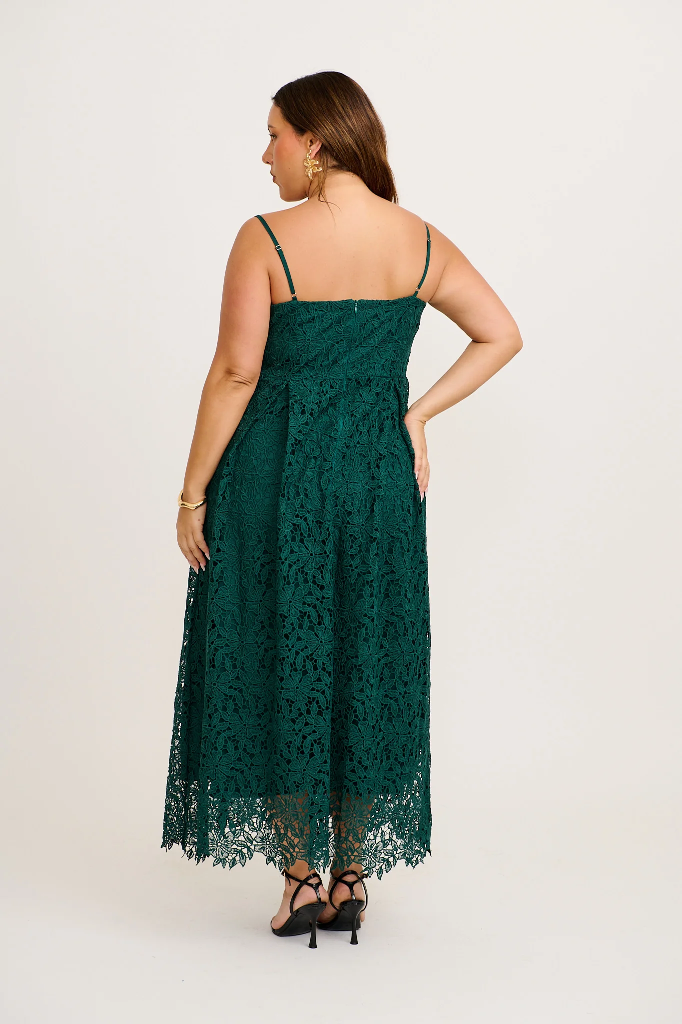 Something Special Maxi Lace Dress in Emerald - Image 9