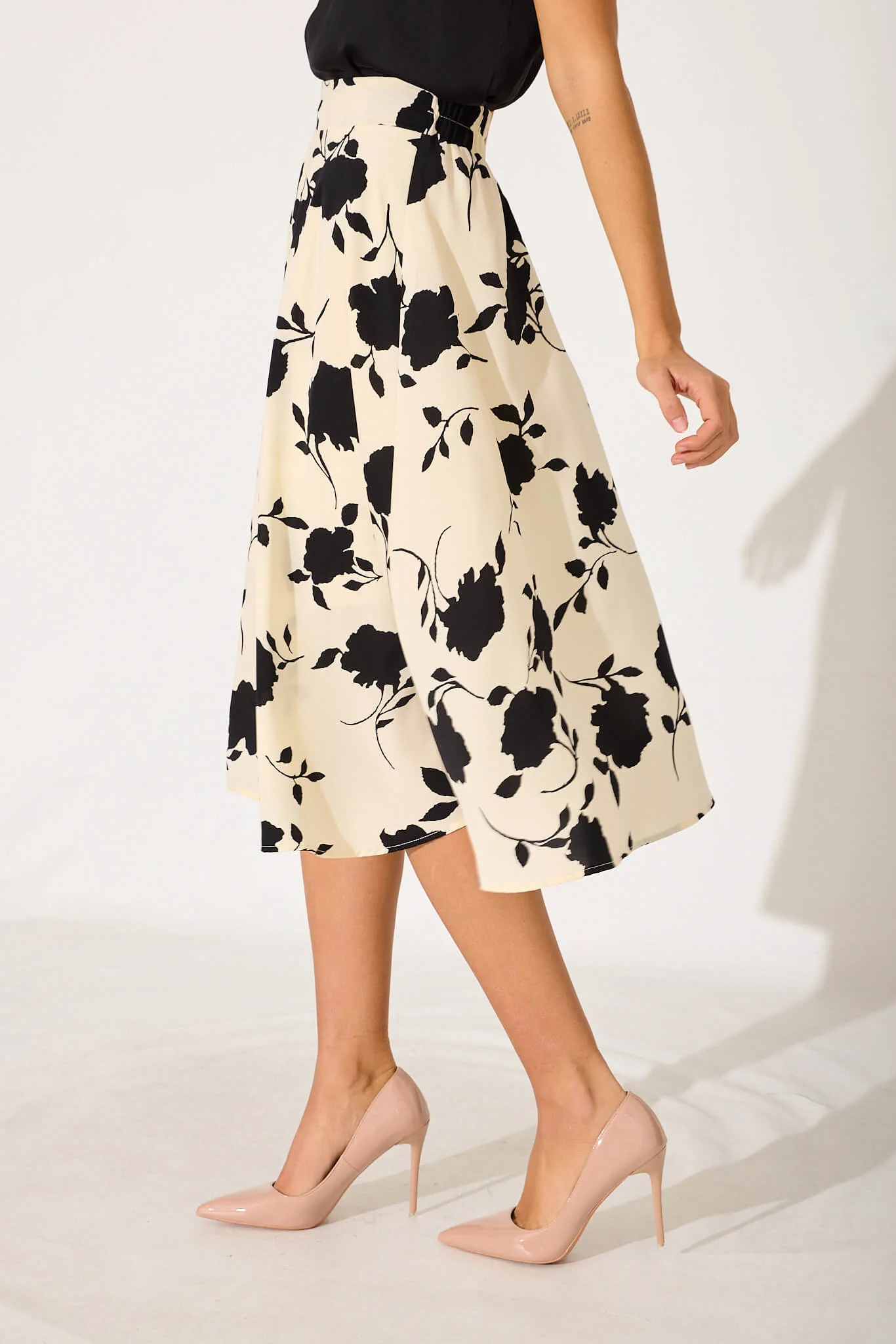 Sophianna Midi Skirt In Cream With Black Floral - Image 2