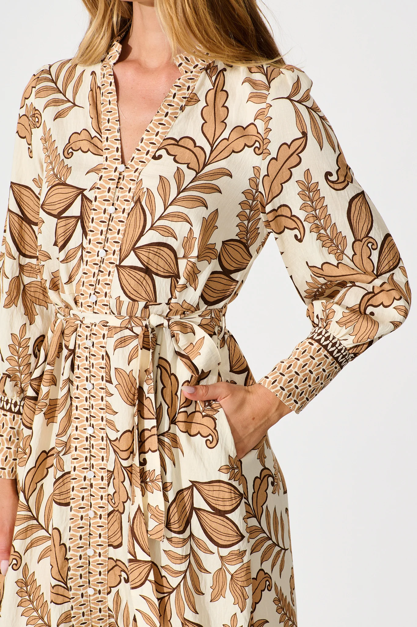 Splendour Midi Dress in Cream with Brown Leaf - Image 5