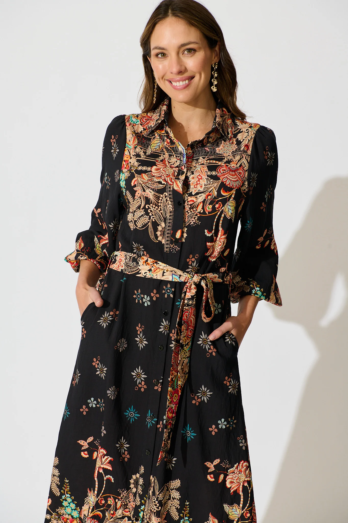 Tamlyn Maxi Shirt Dress in Black Floral Linen Blend - Image 2