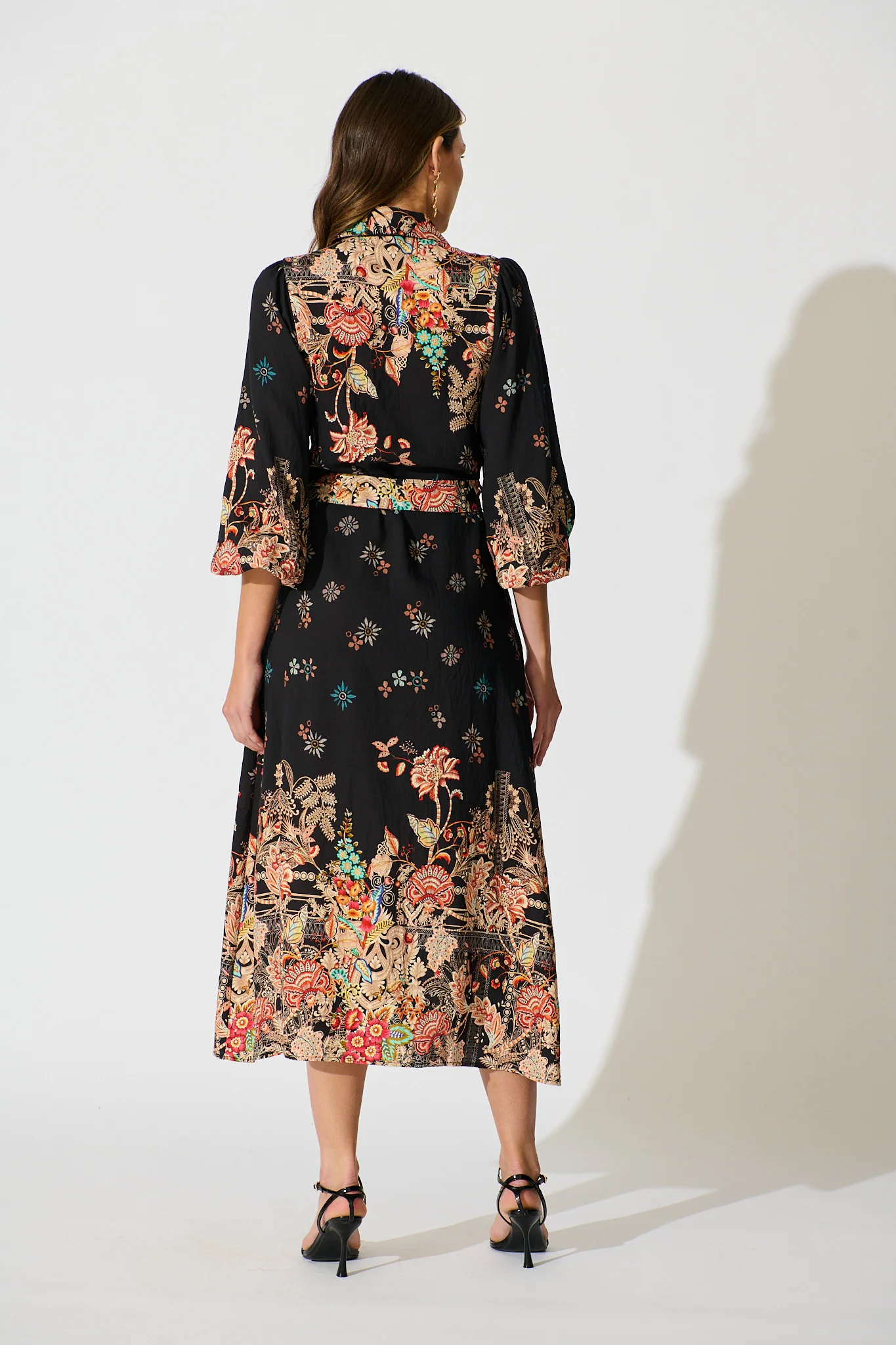 Tamlyn Maxi Shirt Dress in Black Floral Linen Blend - Image 4