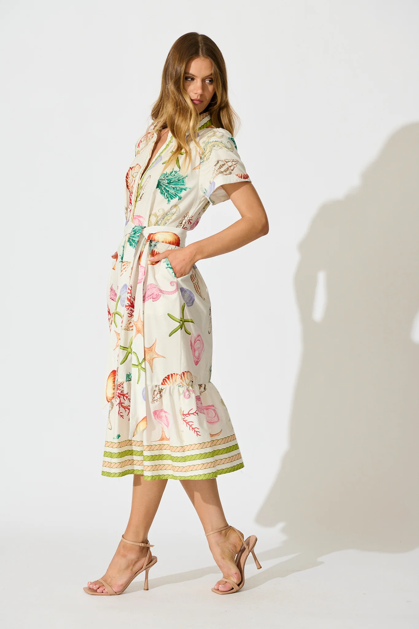 Terah Midi Shirt Dress in White with Multi Seashell Cotton - Image 3