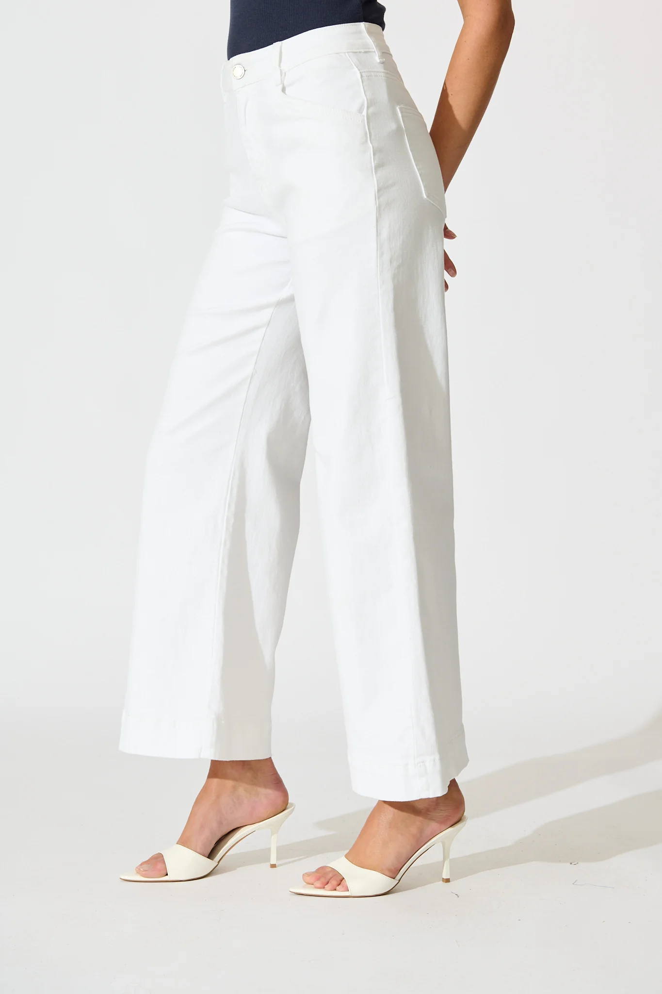 Torin High Rise Wide Leg Jean In White Denim - Image 4