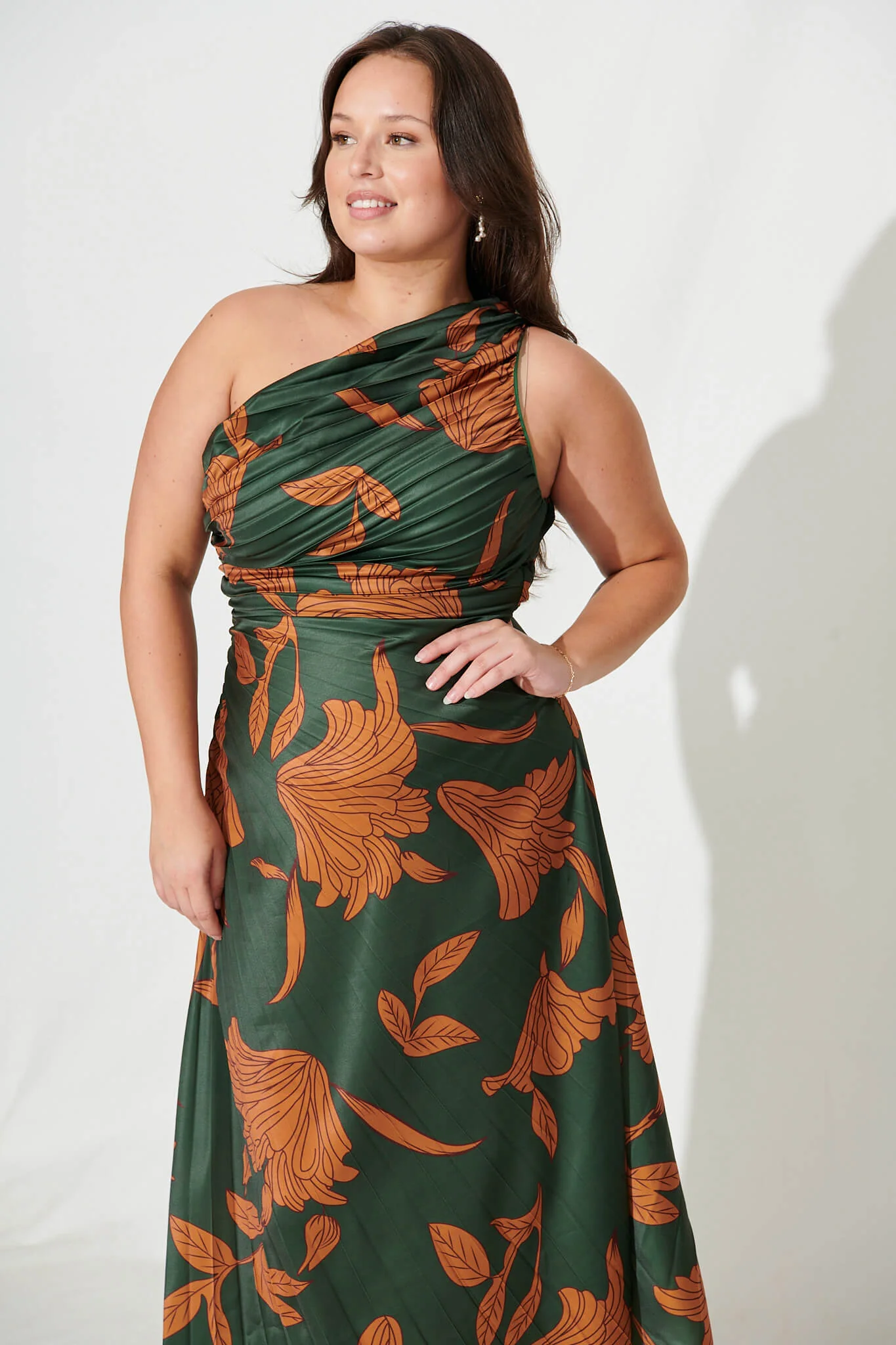 Toulon One Shoulder Maxi Dress In Khaki With Rust Leaf Print Pleated Satin - Image 6