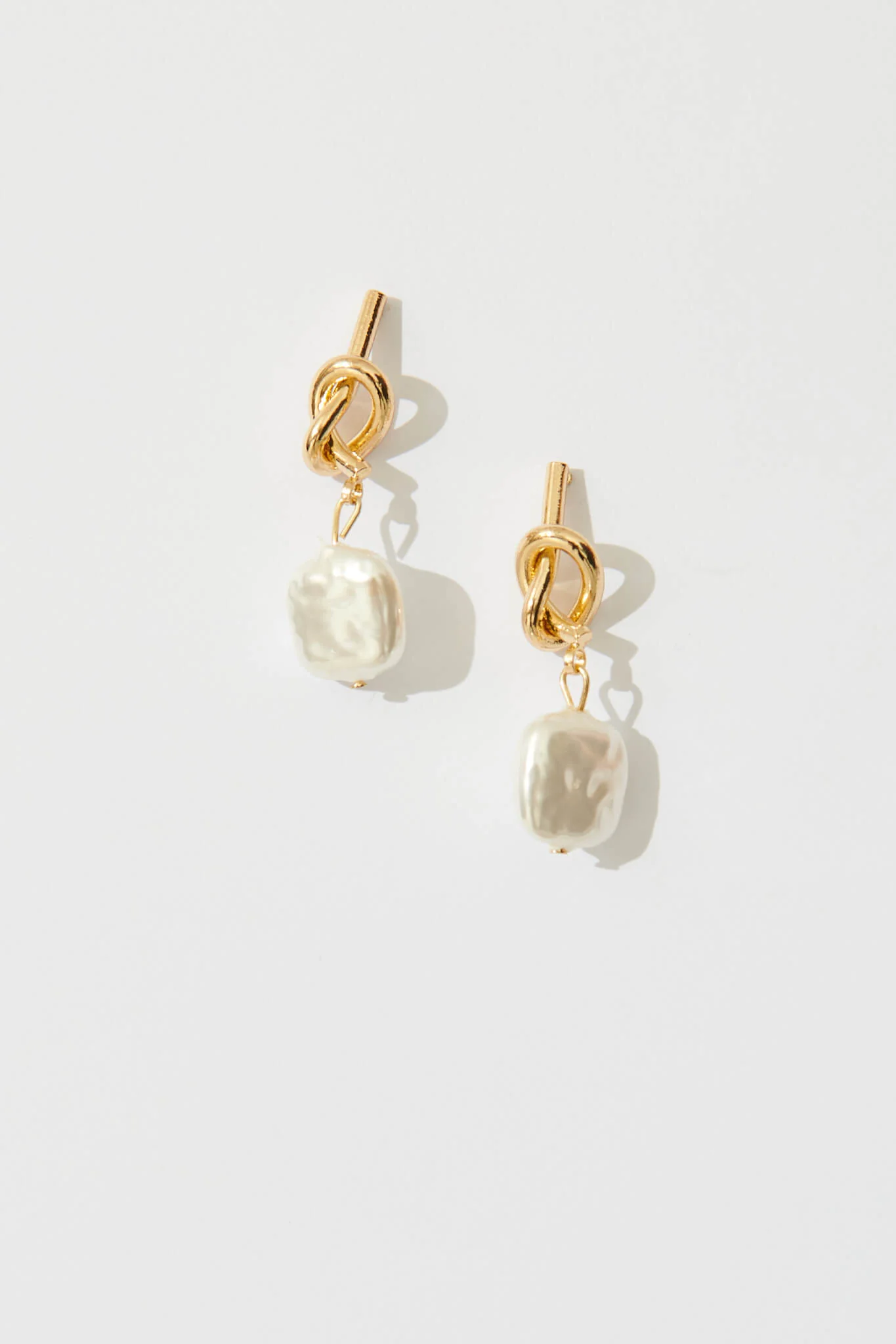 Ursula Drop Earrings In Gold
