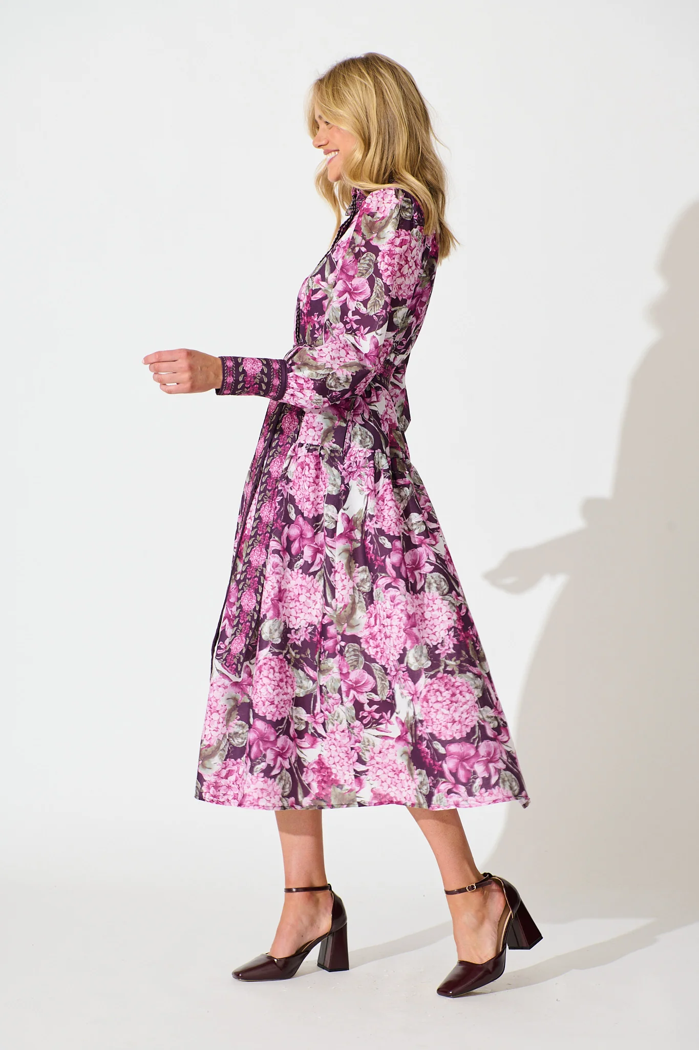 Verity Maxi Dress in Multi Plum Floral Linen Blend - Image 3