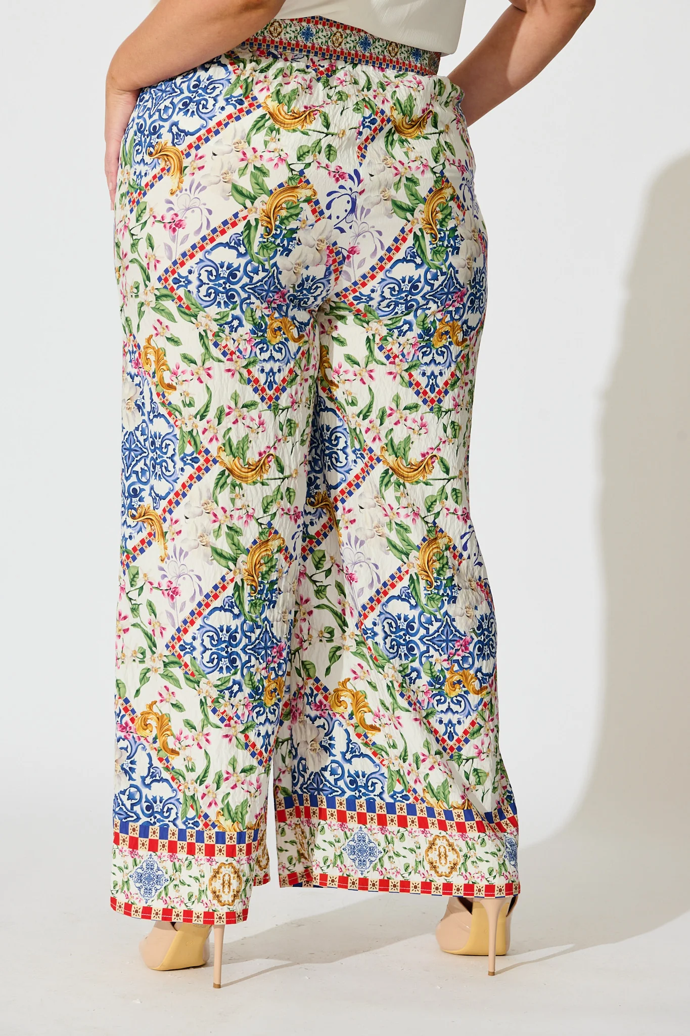 Villa Botanica Pant in White with Multi Print - Image 8