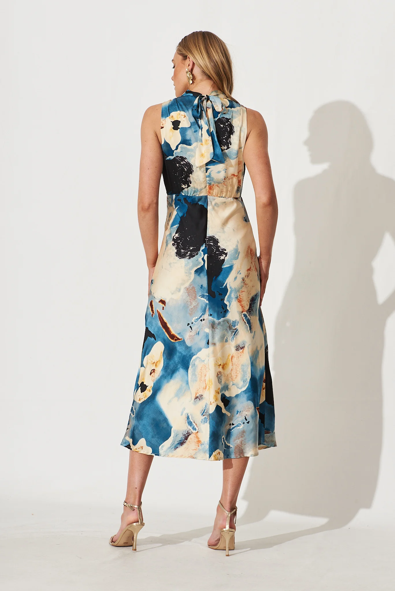 Vision Of Love Midi Dress In Blue Multi Watercolour Satin - Image 4