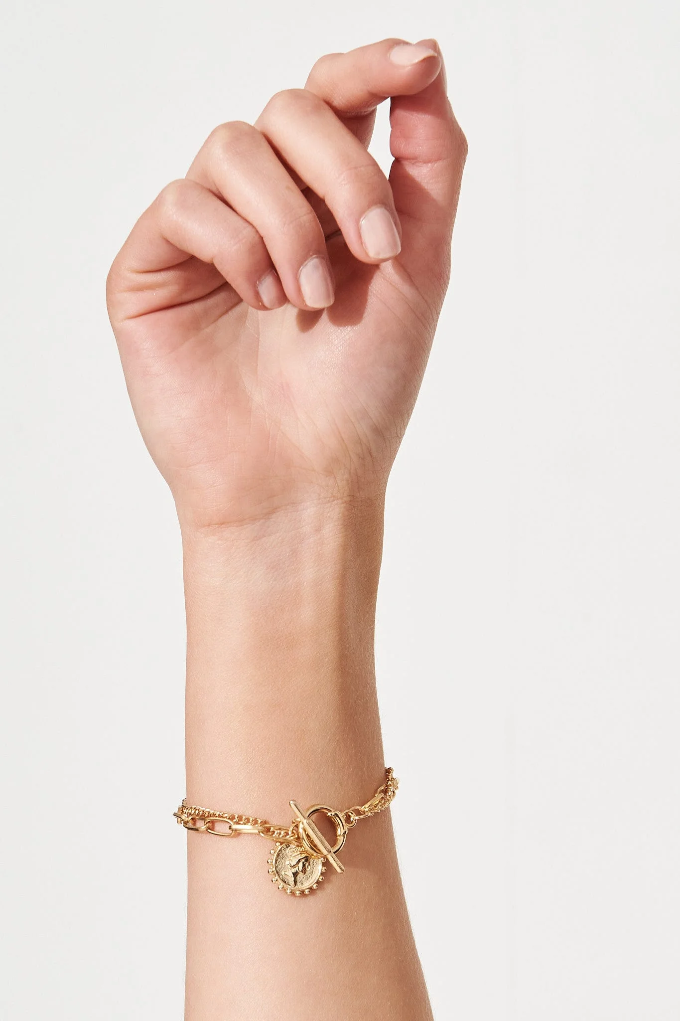Vista Chain Bracelet In Gold - Image 3