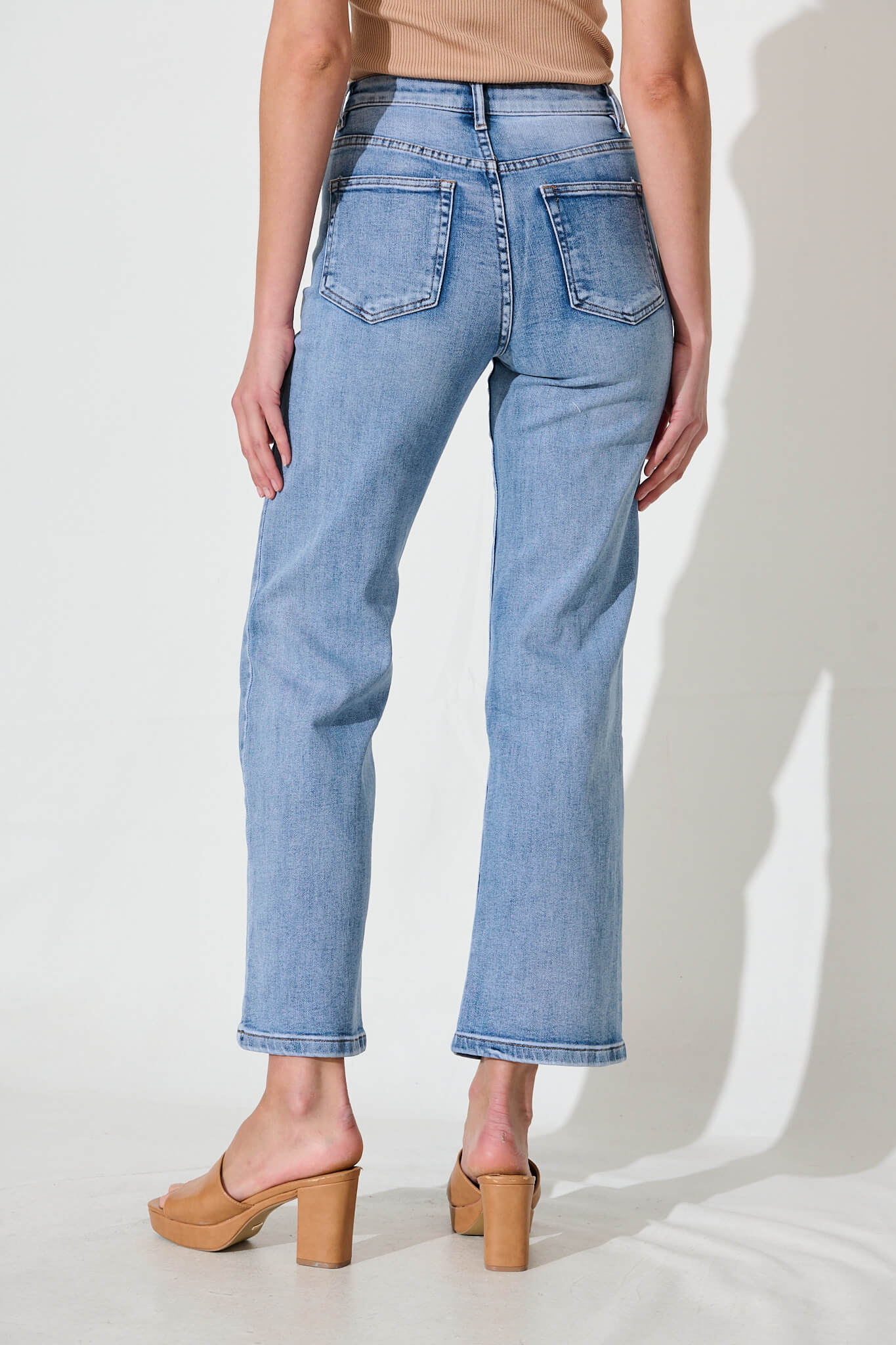 Watts High Rise Relaxed Leg Jean In Light Blue Denim - Image 4
