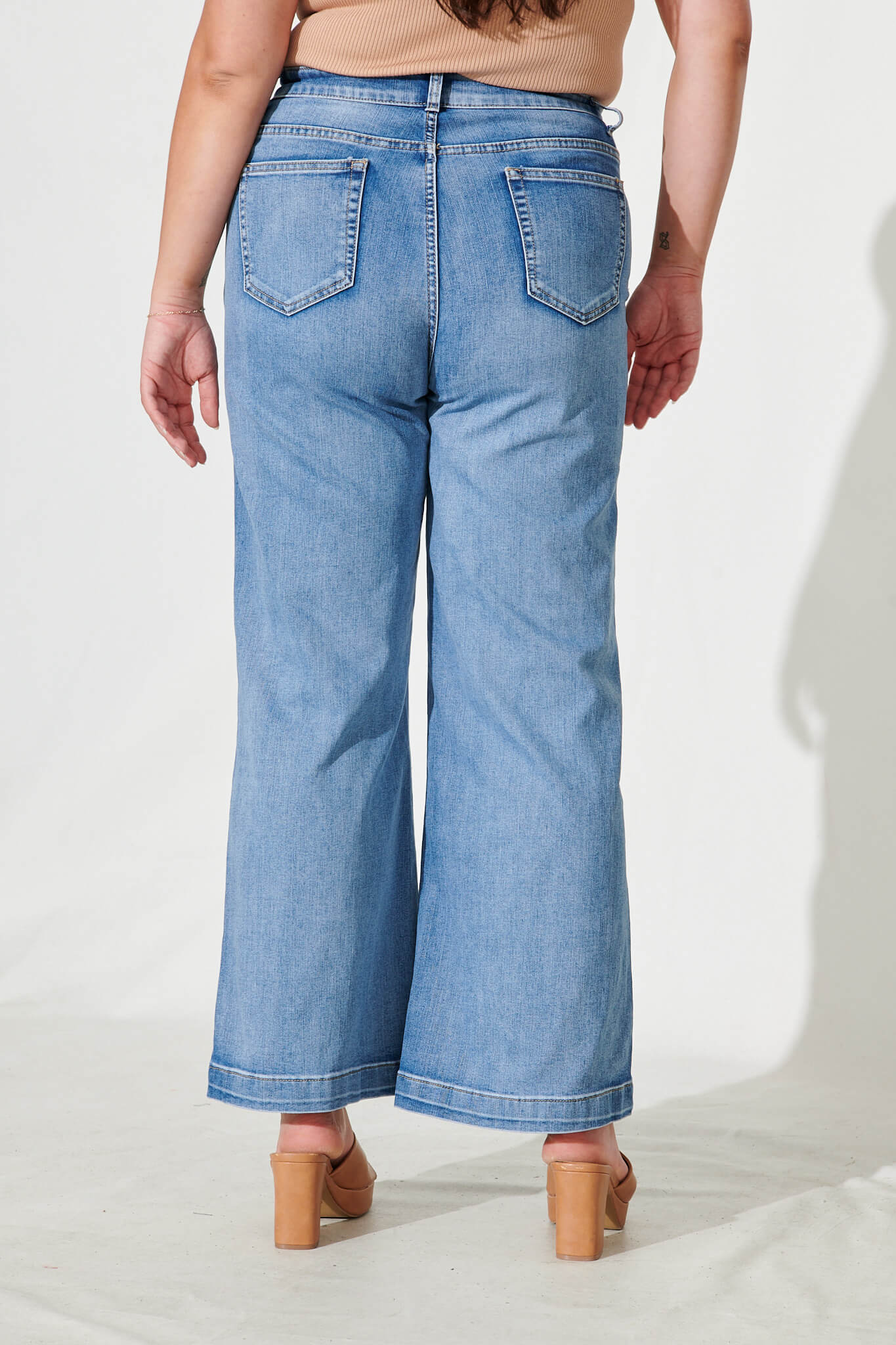 Waverley High Rise Wide Leg Jean In Light Blue Denim - Image 9