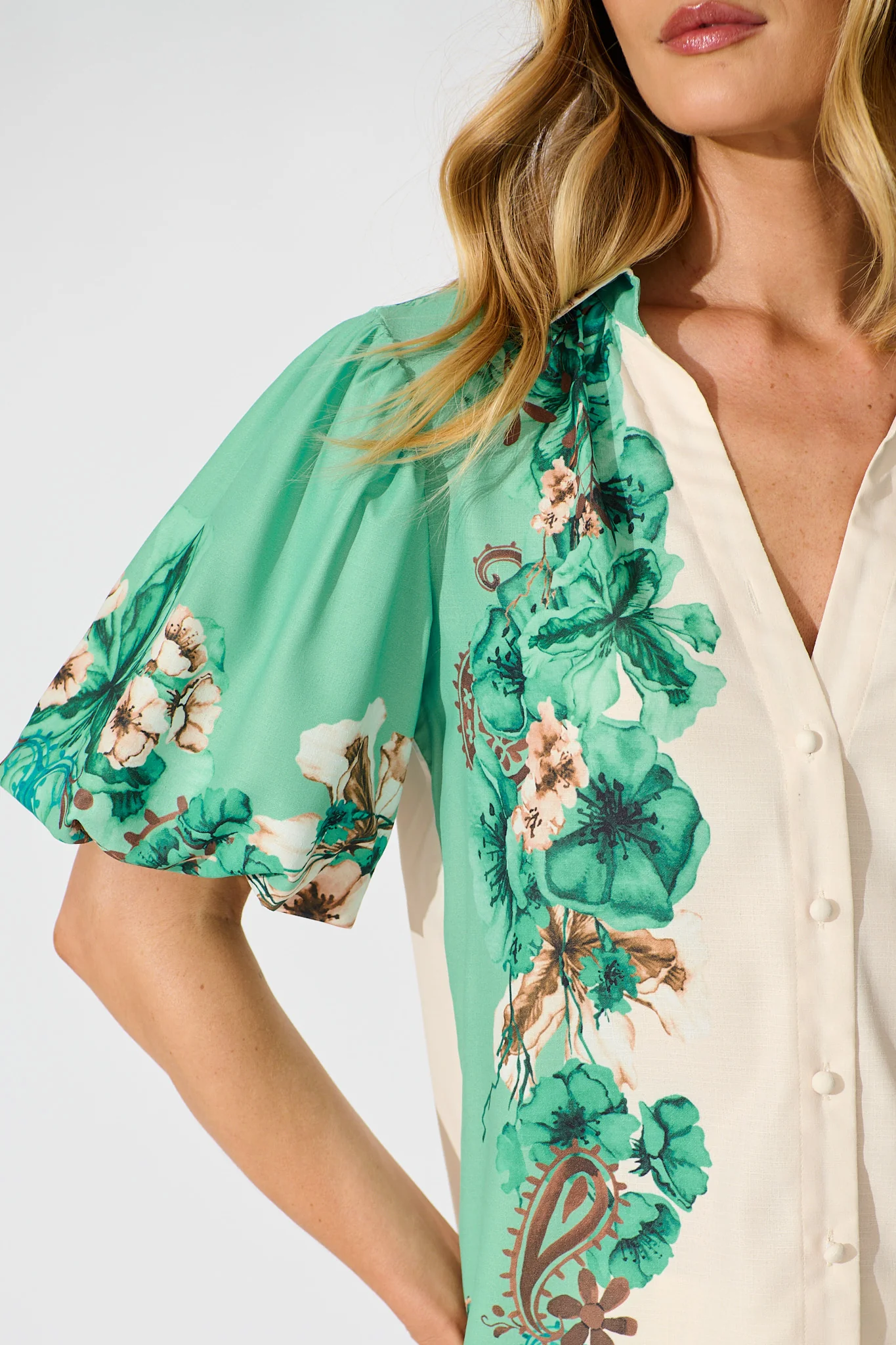 Willow Bloom Top in Cream with Jade Print Linen Blend - Image 5