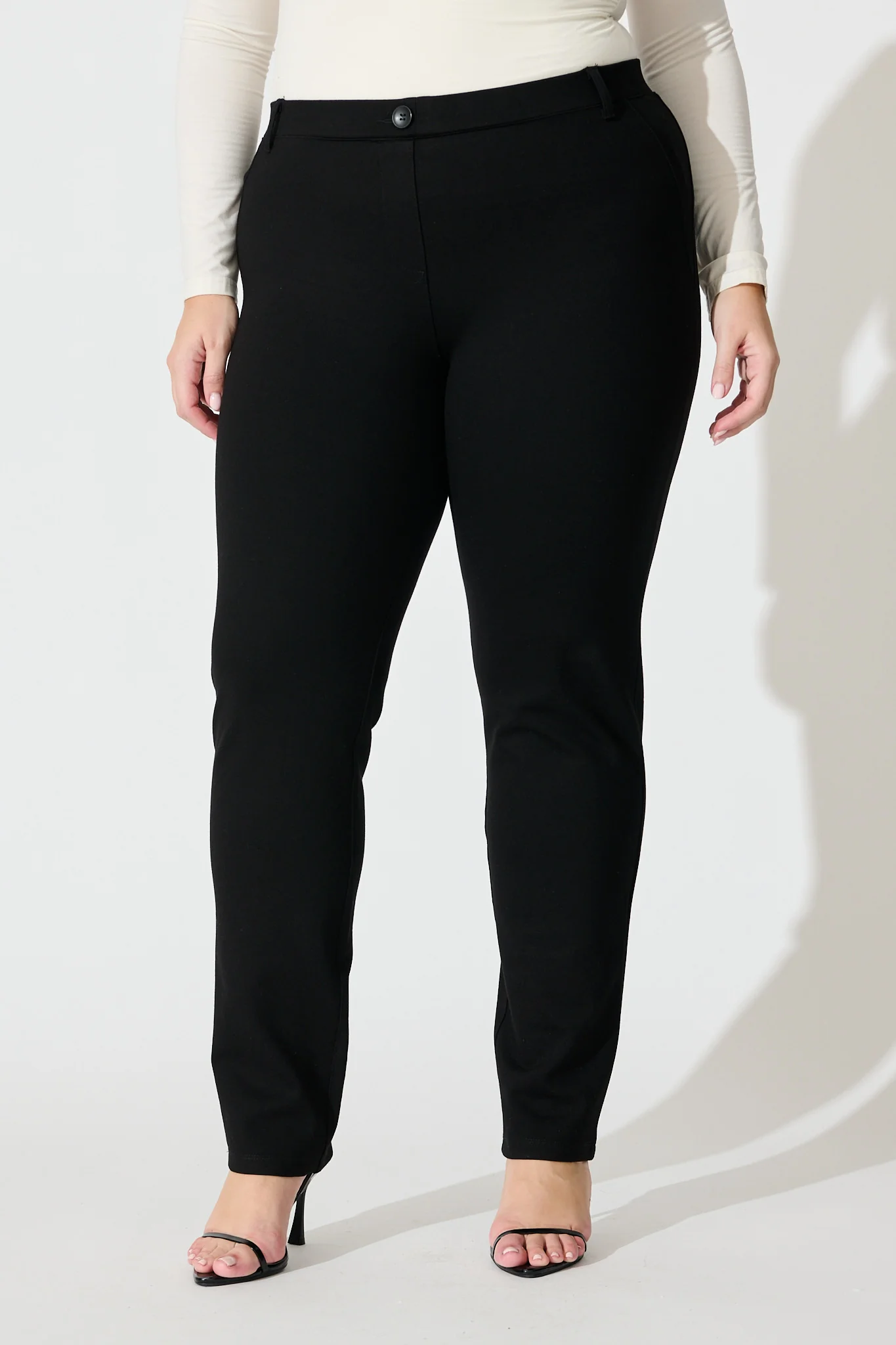 Workflow Skinny Pants in Black - Image 9