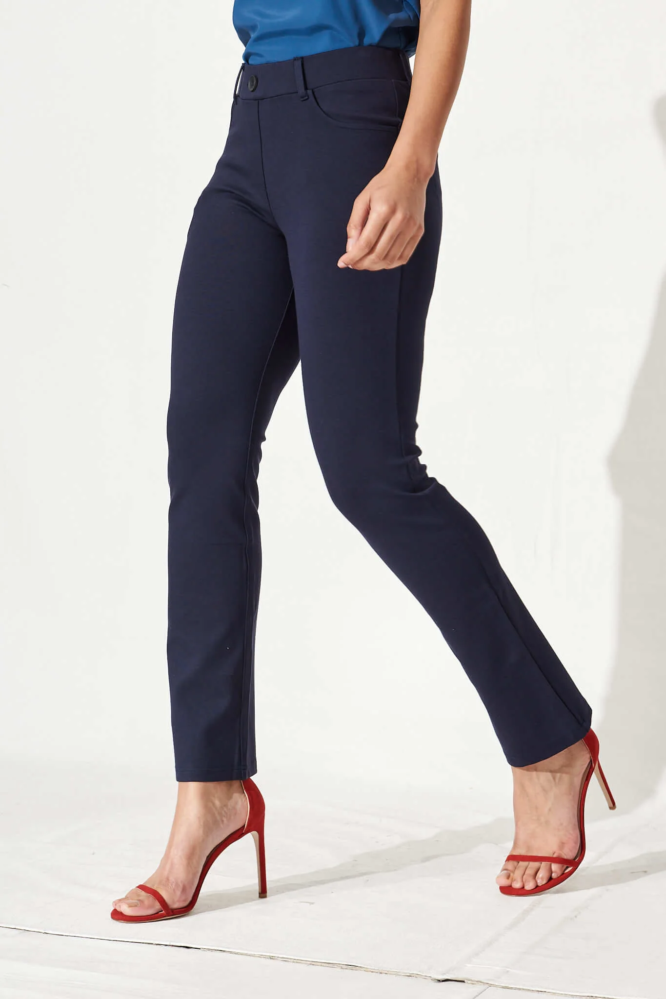 Workflow Stretch Straight Leg Pocket Pant In Navy - Image 2