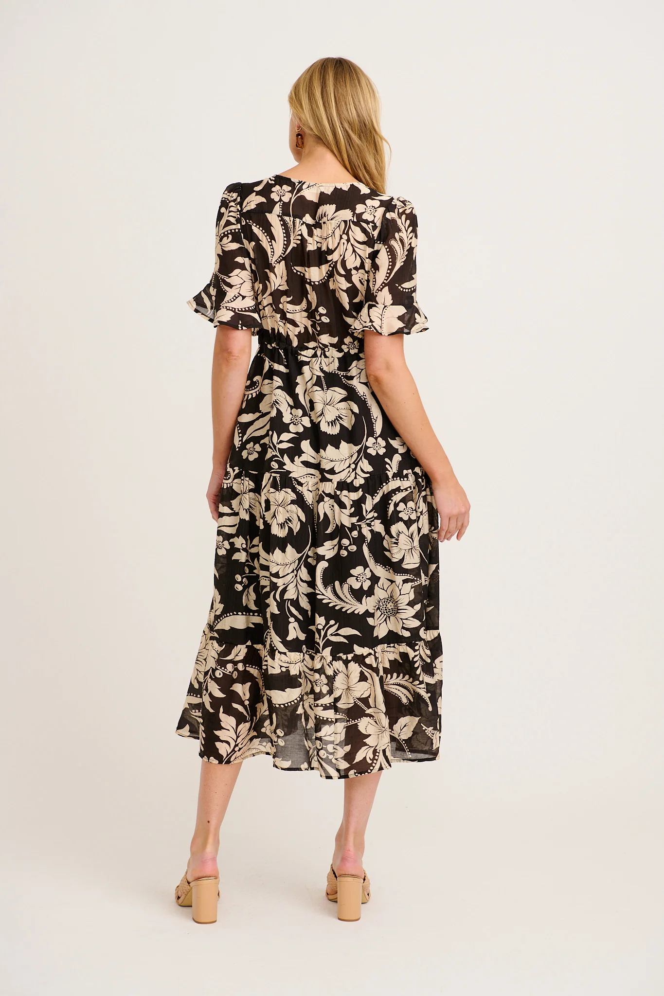 Zaelle Midi Dress in Black with Cream Floral - Image 4